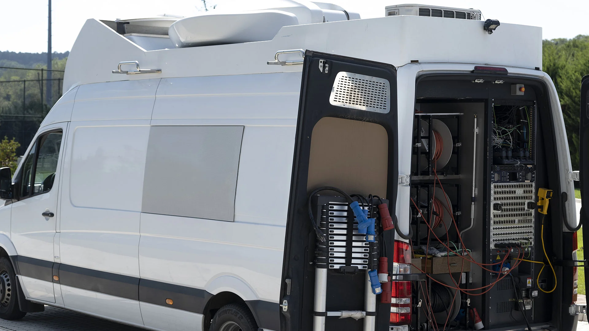 Media vehicles