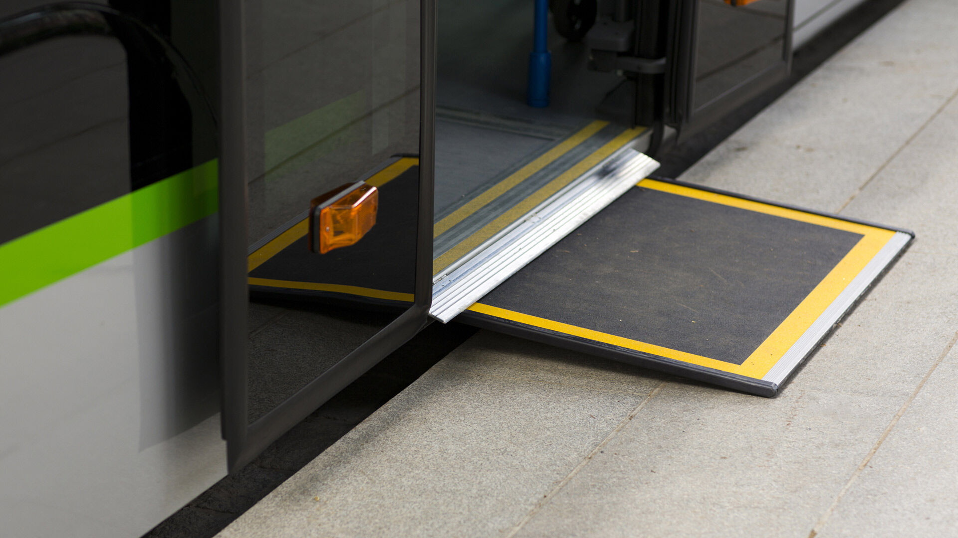 Motor Control of lifting systems